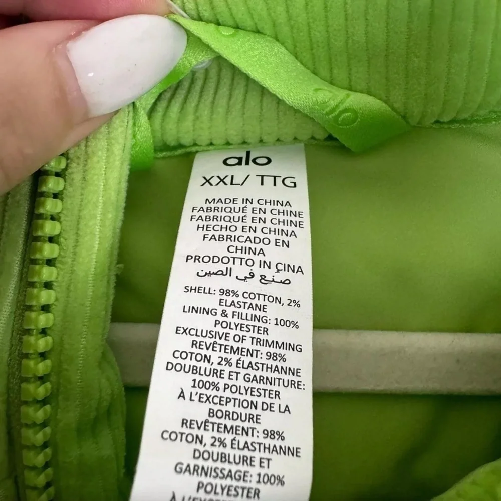 Alo Yoga Corduroy Stage Puffer in Celery Green Unisex Cotton Blend Size XXL